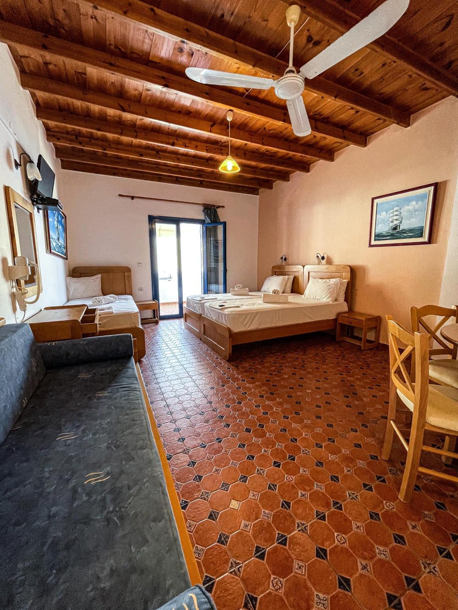 Hotel The Blue House Loutro Exterior foto